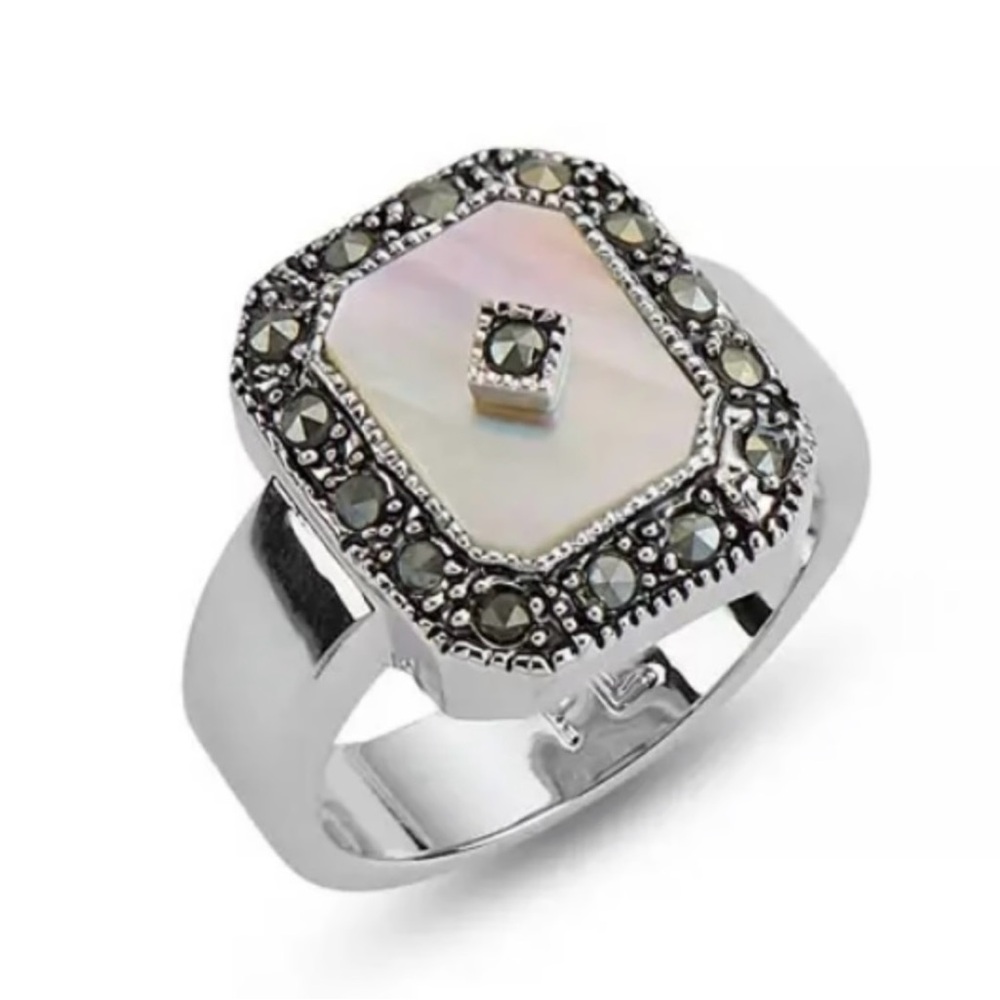 Park Lane “Demure” silver & pearl white ring size 8